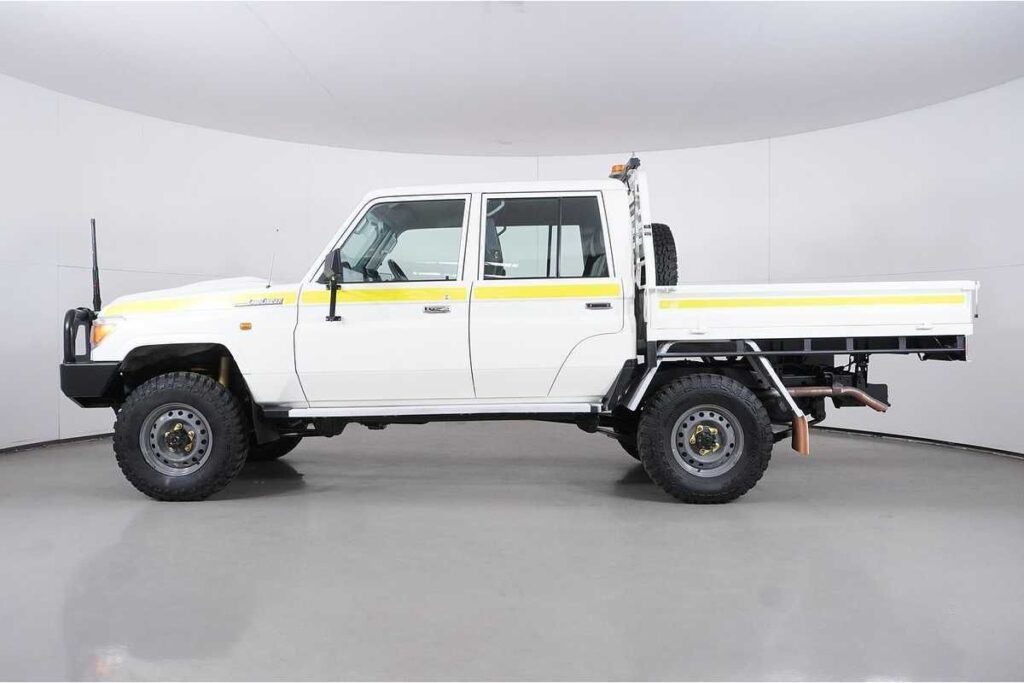 Toyota-landcruiser-ute-trucks